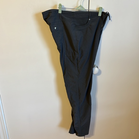 Kuhl 14 Pants Women Trekr Outdoor Hiking Grey Gray Large XL Capri shorts fall - Picture 8 of 8